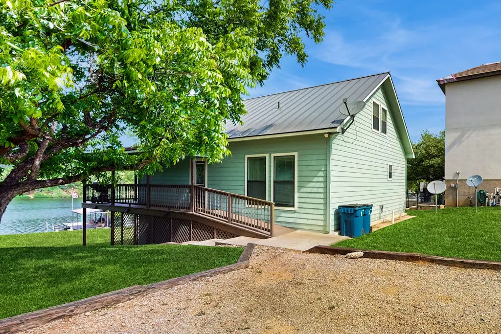 Ruff Lakehouse on Lake LBJ