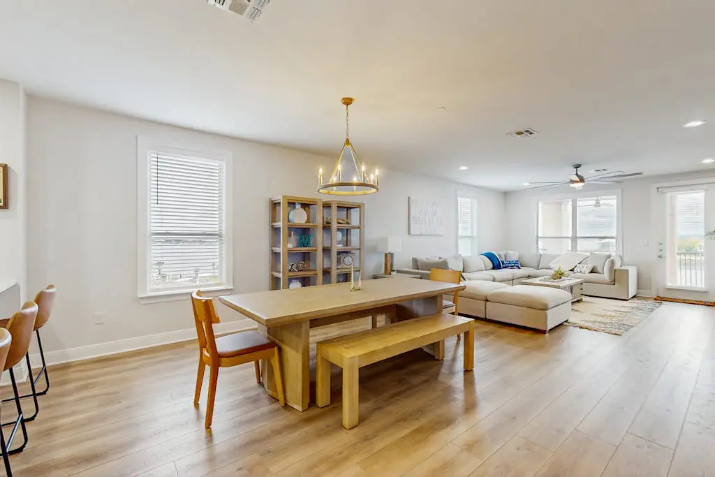 The Waters Condo - Lakefront Oasis