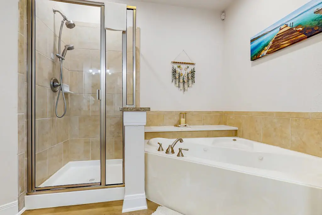 The Waters Condo - Lakefront Oasis