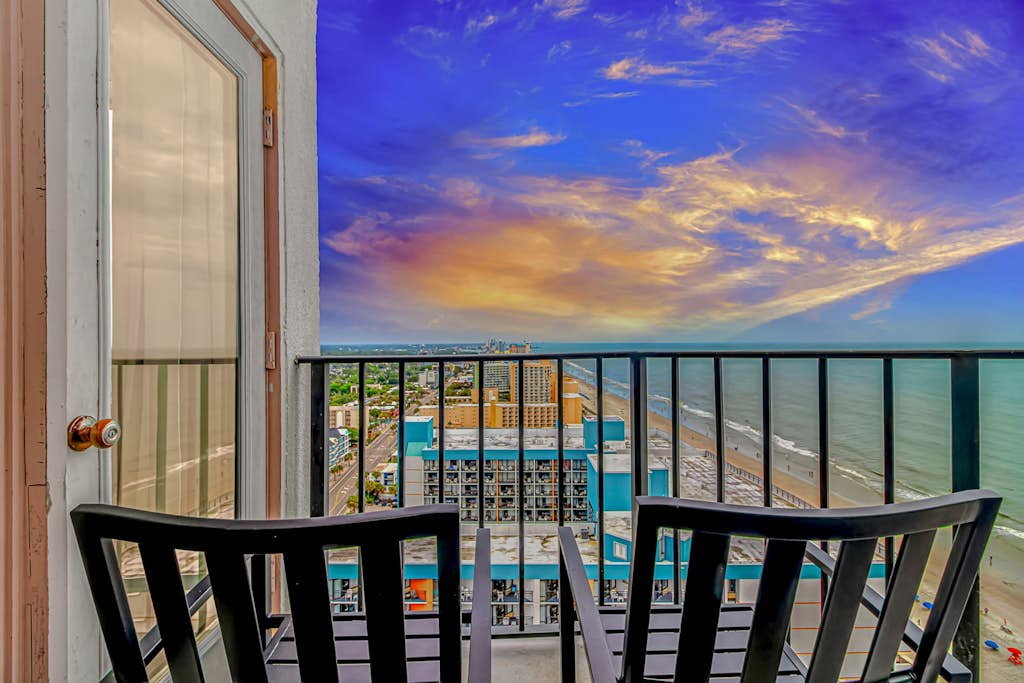 Renovated 2BR Condo-Lovely Ocean Views-Palace 2214