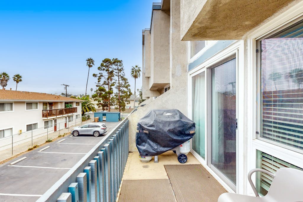 Contemporary Condo | Mountain Views & Balcony | 1 Block to Beach