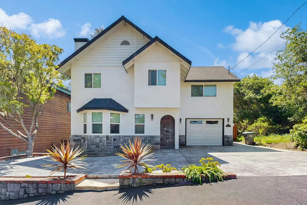 Wanderlust Cambria Seaside Village