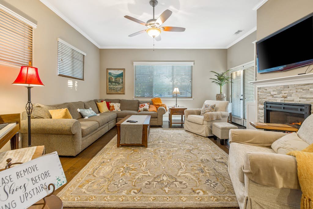 Comfortable home near beach with enclosed yard & patio, W/D, grill