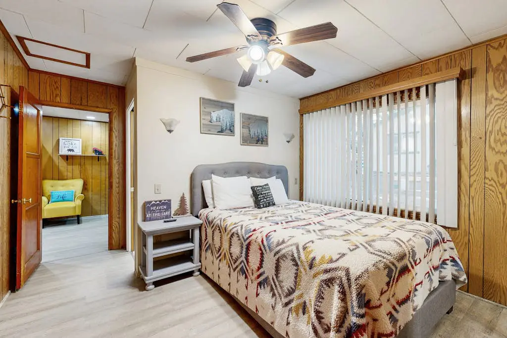Crestline Charm