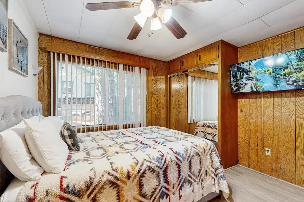 Crestline Charm