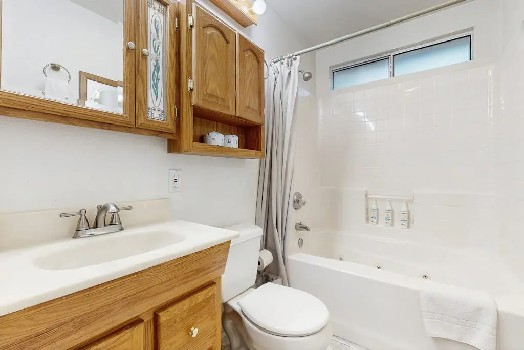 Crestline Charm