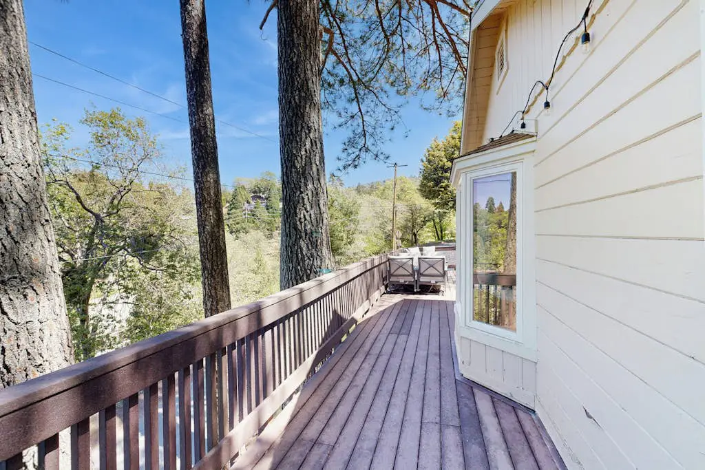 Crestline Charm