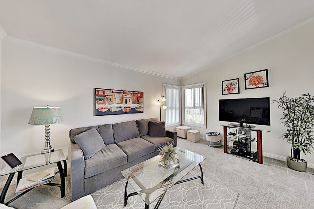 Monarch Vista: Updated Ocean-View Gem | Heated Pool & Spa, Walk Everywhere