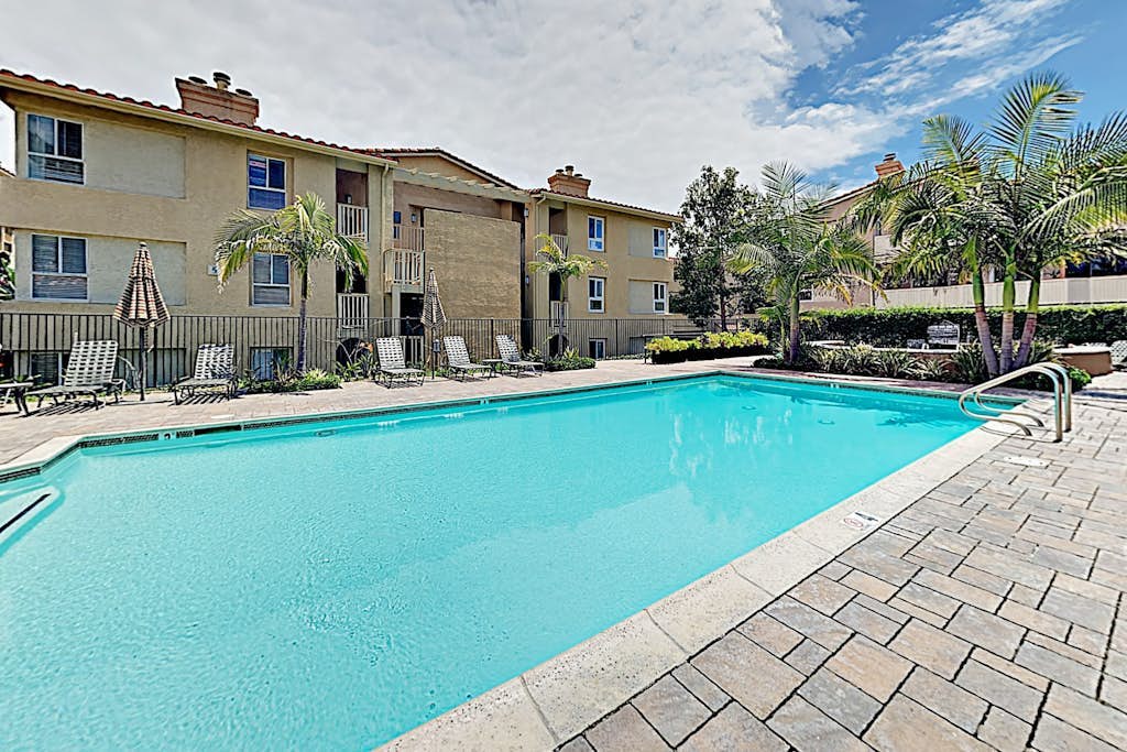 Monarch Vista: Updated Ocean-View Gem | Heated Pool & Spa, Walk Everywhere
