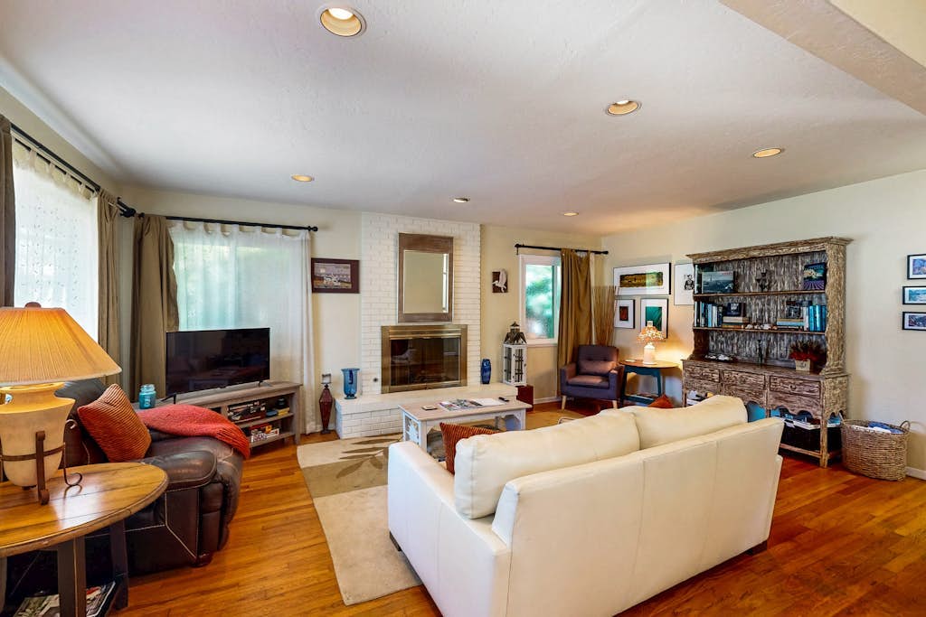 Charming, Single-Level Home w/ Fast WiFi, Gas Fireplace, & a Furnished Patio