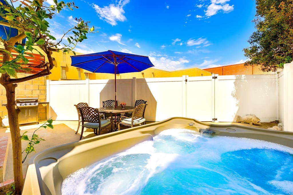 Perfect Newport Beach Location With Spa I