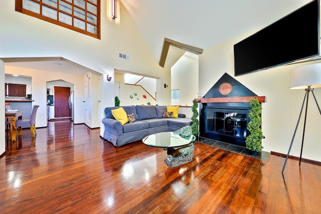 Combo 6 Bedroom Balboa Peninsula Home in Incredible Location