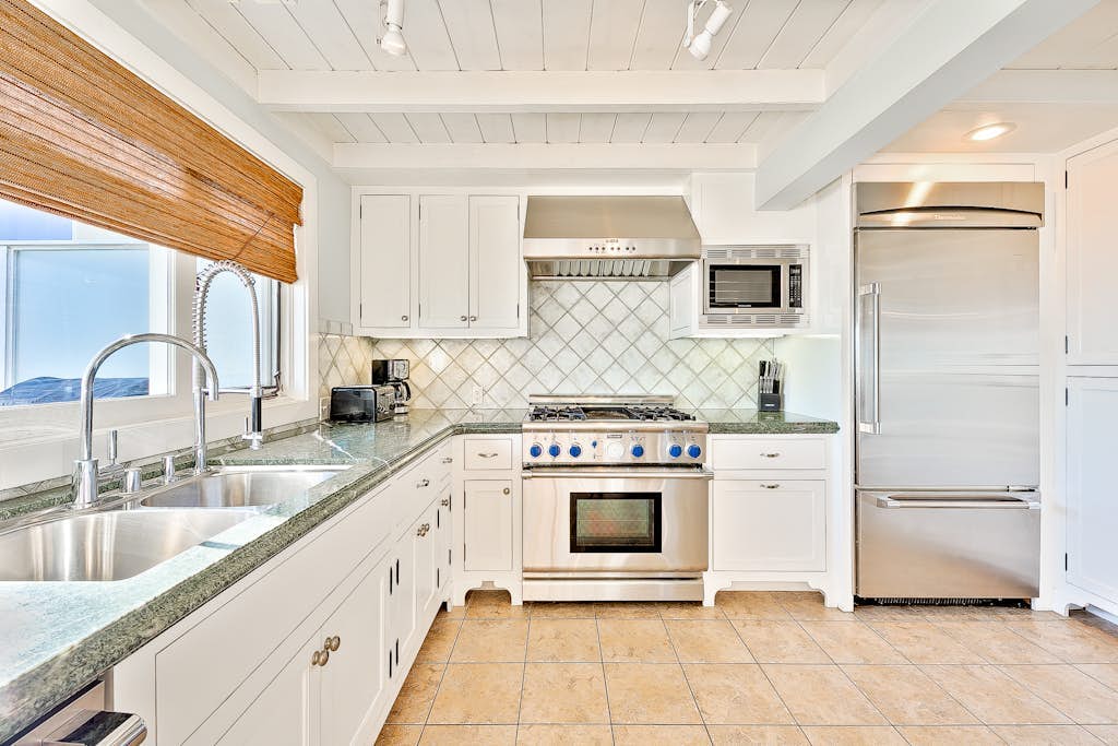 Beautiful oceanfront with deck & private road