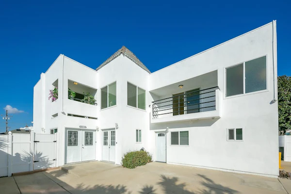 Two dog-friendly homes in one with central AC & free WiFi - snowbirds welcome