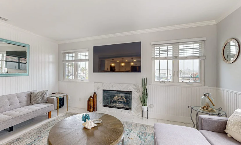 Redesigned all-suite retreat steps from beach with fireplace & AC