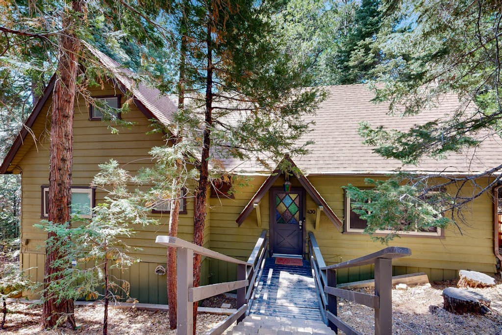 4 BD  W/ Lake Access, Grill, Fire Pit, A/C, Optional Dock