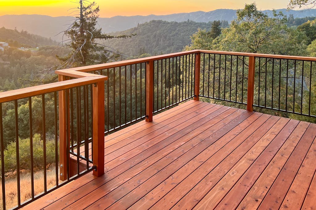 Spacious home with modern finishes, beautiful views, 2 decks & fireplace