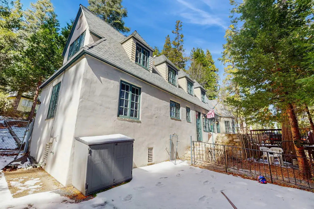 Vintage Village Walk Cottage