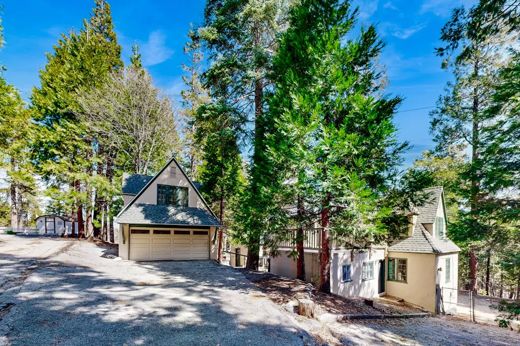 Vintage Village Walk Cottage