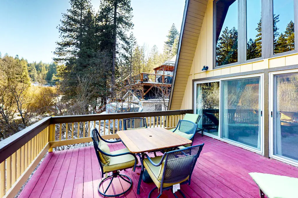 Whistle Stop Cabin