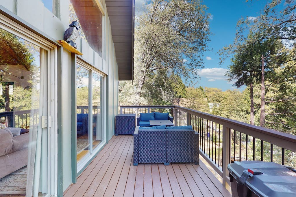 Dog-friendly cabin with wood-burning fireplace, deck, gas grill, WiFi