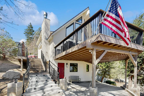 Modern chalet w/expansive deck, gas grill, & game room - close to lake & town