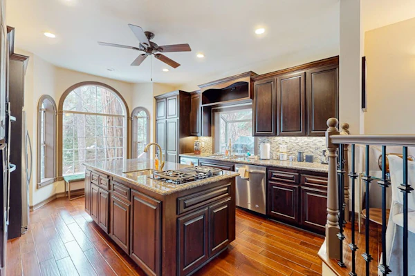 Luxury retreat w/ speakeasy, fireplace, game room, A/C & BBQ