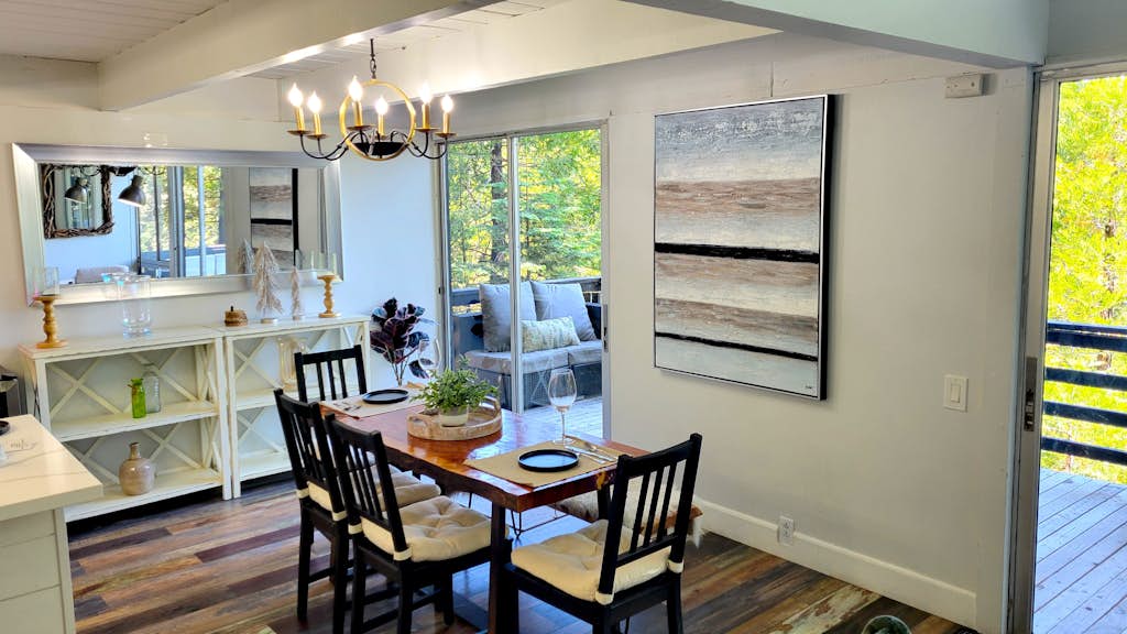 Chic, Pet Friendly House w/Gas Grill, AC & Back-Up Generator - Amazing View