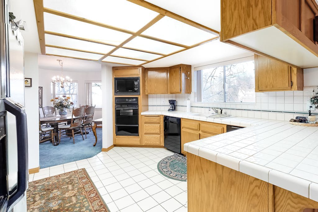Multi-level home with pool table, AC, fireplaces, balcony & gorgeous views