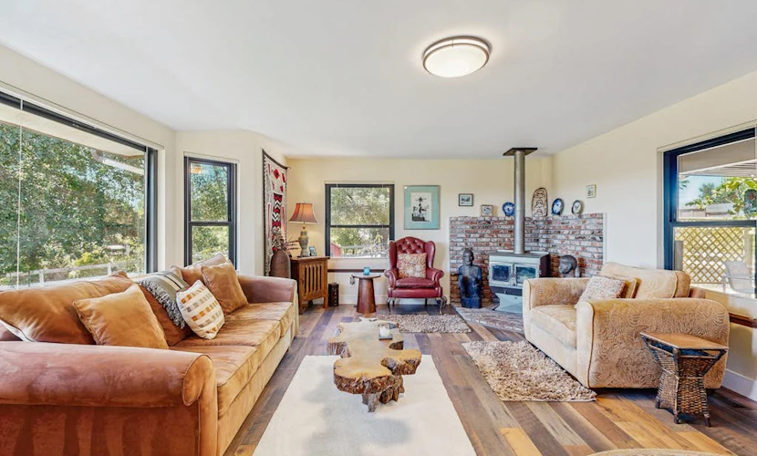 Wine country home w/ pvt. hot tub and grill. fireplace & A/C - shared tennis