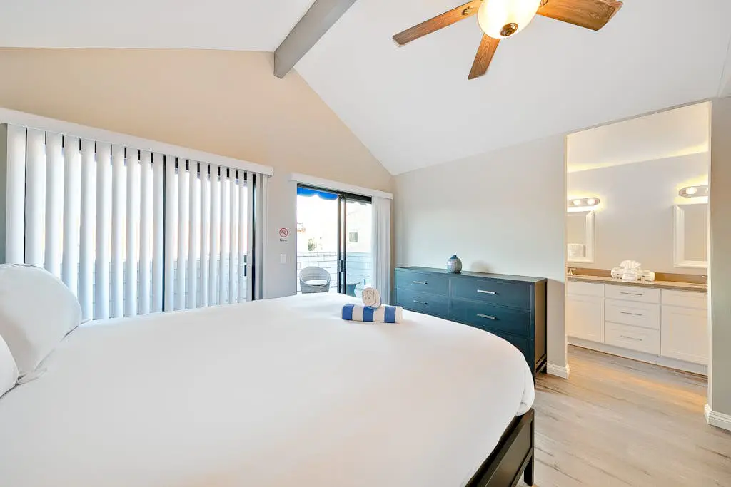 Perfect Newport Beach Location With Balcony Spa II