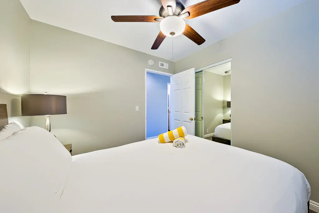Perfect Newport Beach Location With Balcony Spa II
