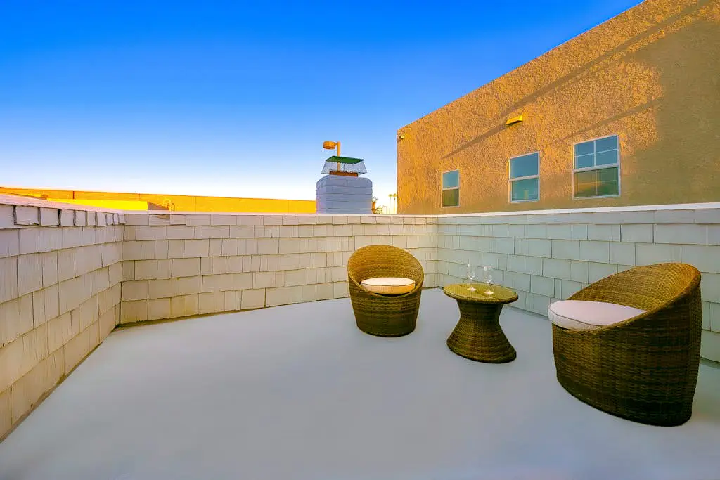 Perfect Newport Beach Location With Balcony Spa II
