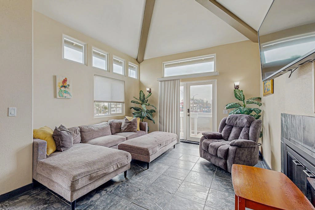 Great Balboa Penninsula Home II