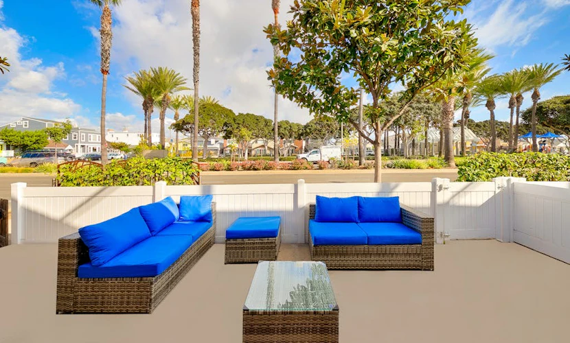 Newport home with great outdoor living & short walk to sand