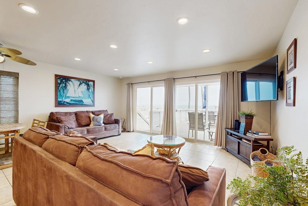 Waterfront home with beautiful ocean views & beach access