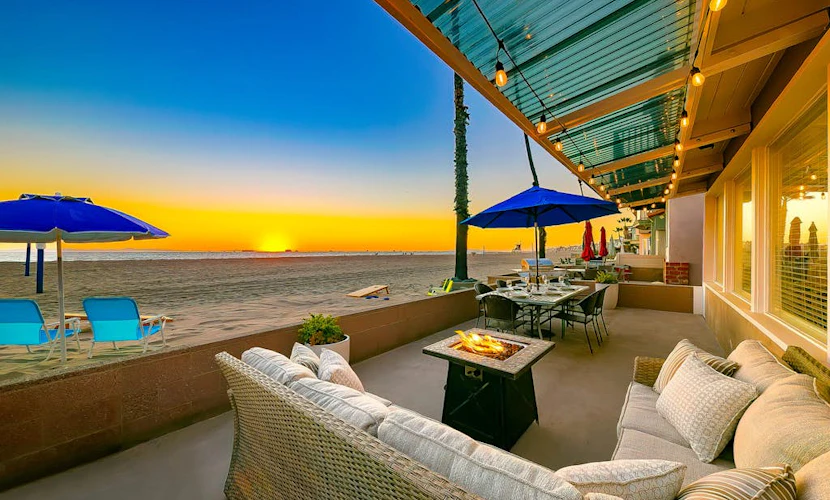 Oceanfront Beach Cottage On the Sand + Unobstructed Views