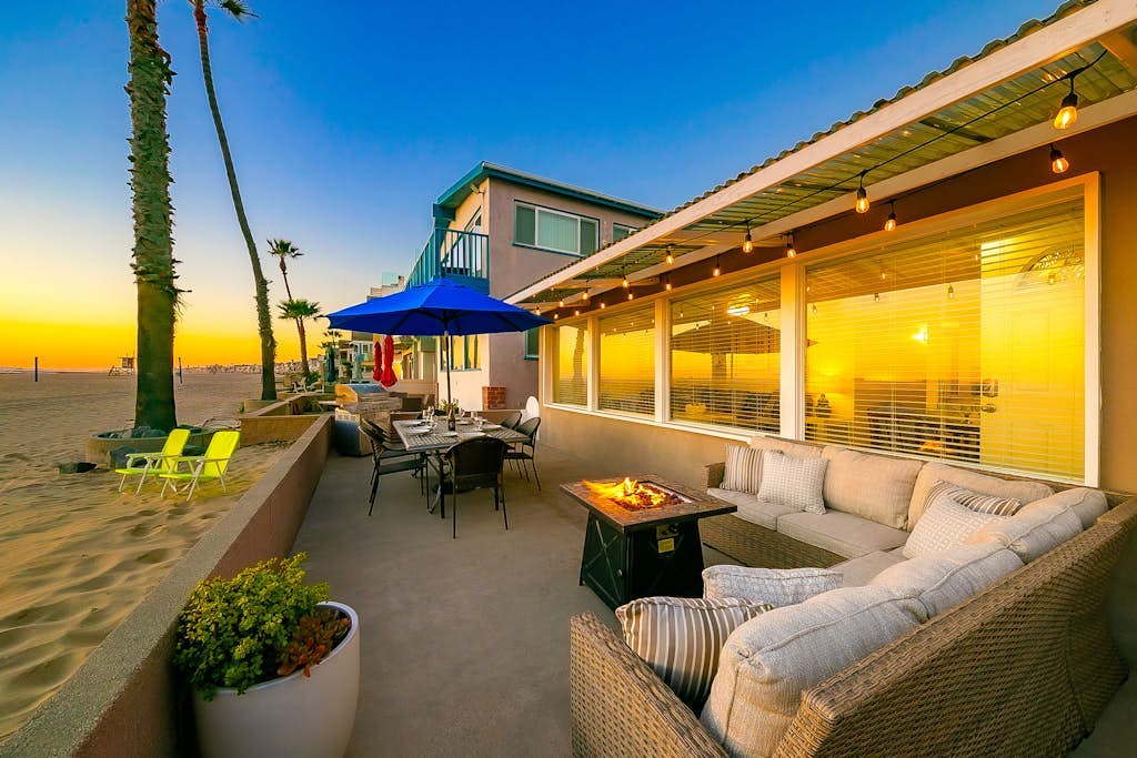 Oceanfront Beach Cottage On the Sand + Unobstructed Views