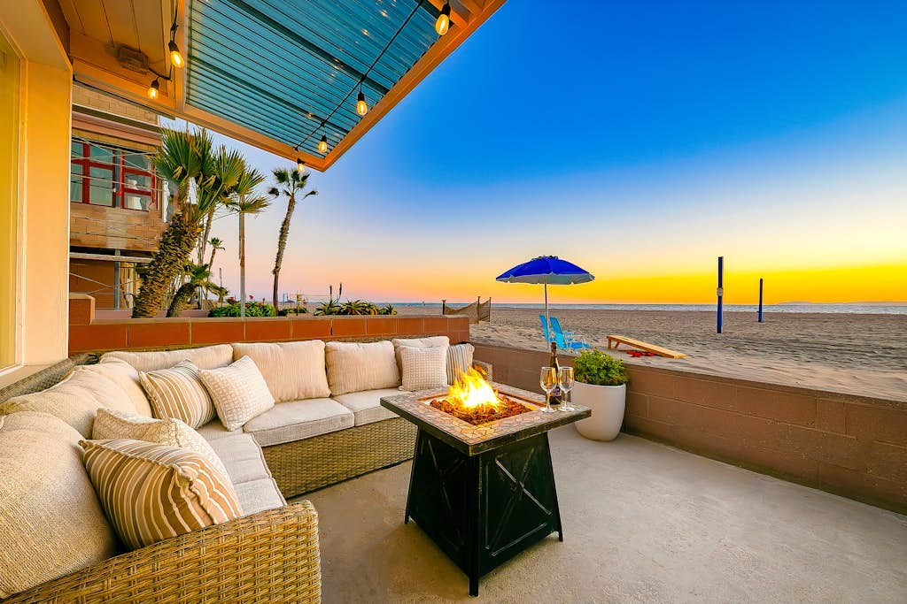 Oceanfront Beach Cottage On the Sand + Unobstructed Views