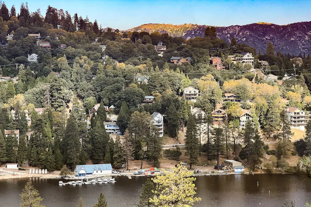 Lakeside Serenity