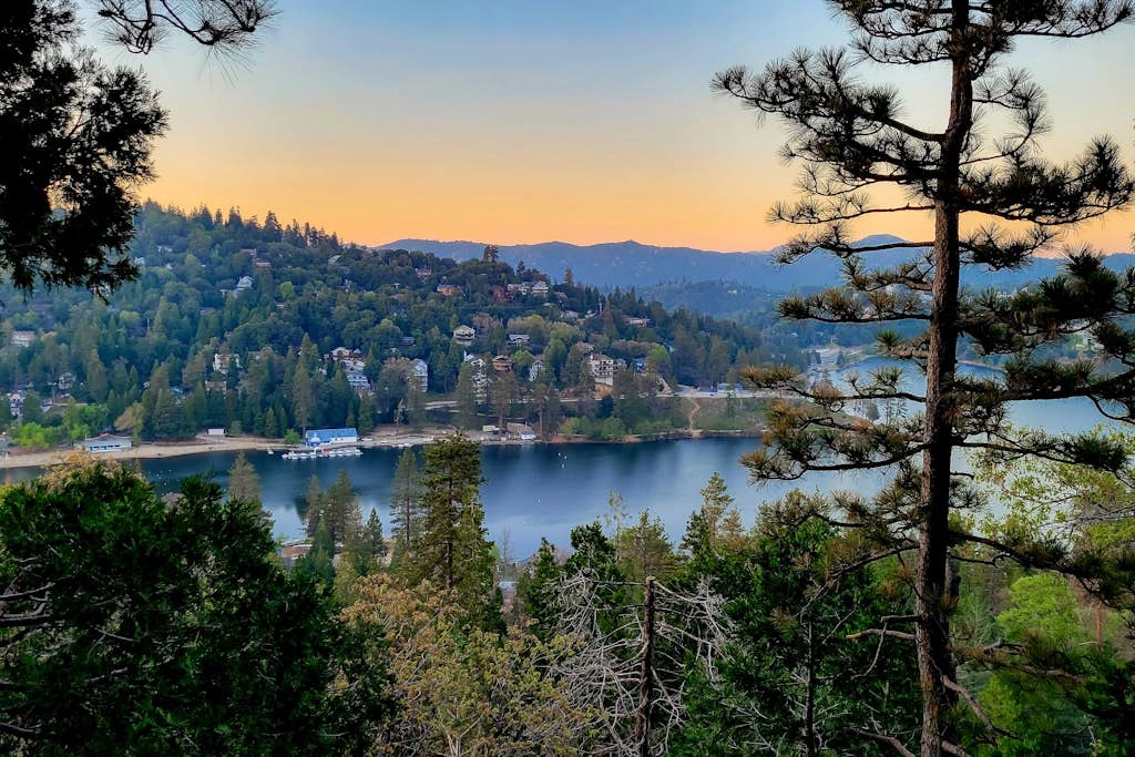 Lakeside Serenity