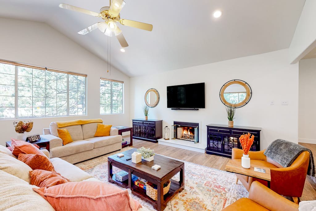 Walk to lake  | BBQ Grill | Fire pit| Shuffleboard