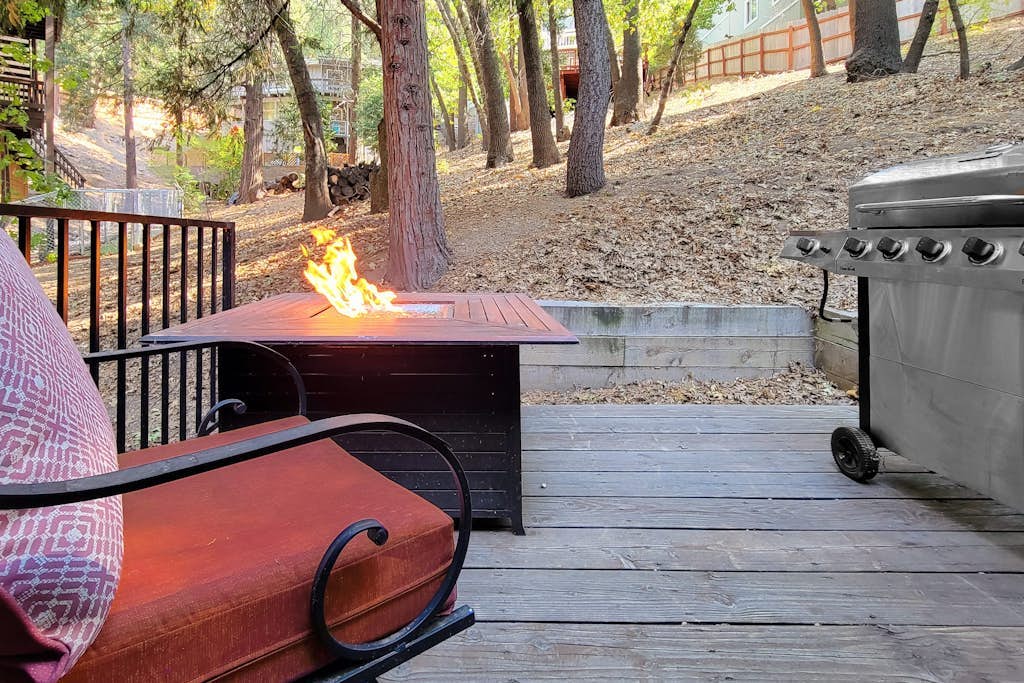 Walk to lake  | BBQ Grill | Fire pit| Shuffleboard
