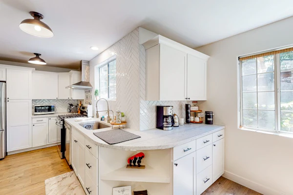 Walk to lake | BBQ Grill | Fire pit| Shuffleboard