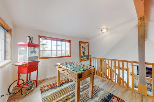 Spacious home with three decks, views, game room, fireplace, & fast WiFi
