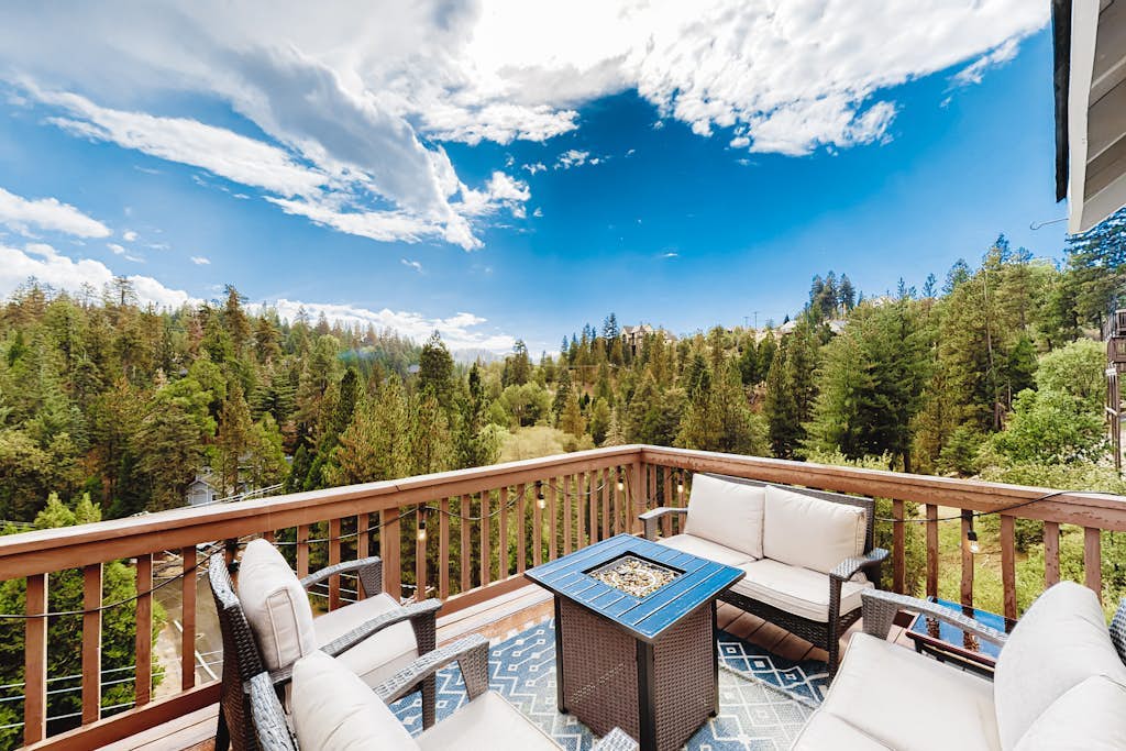 Luxury & spacious with mountain views, A/C, a game room, & fireplaces