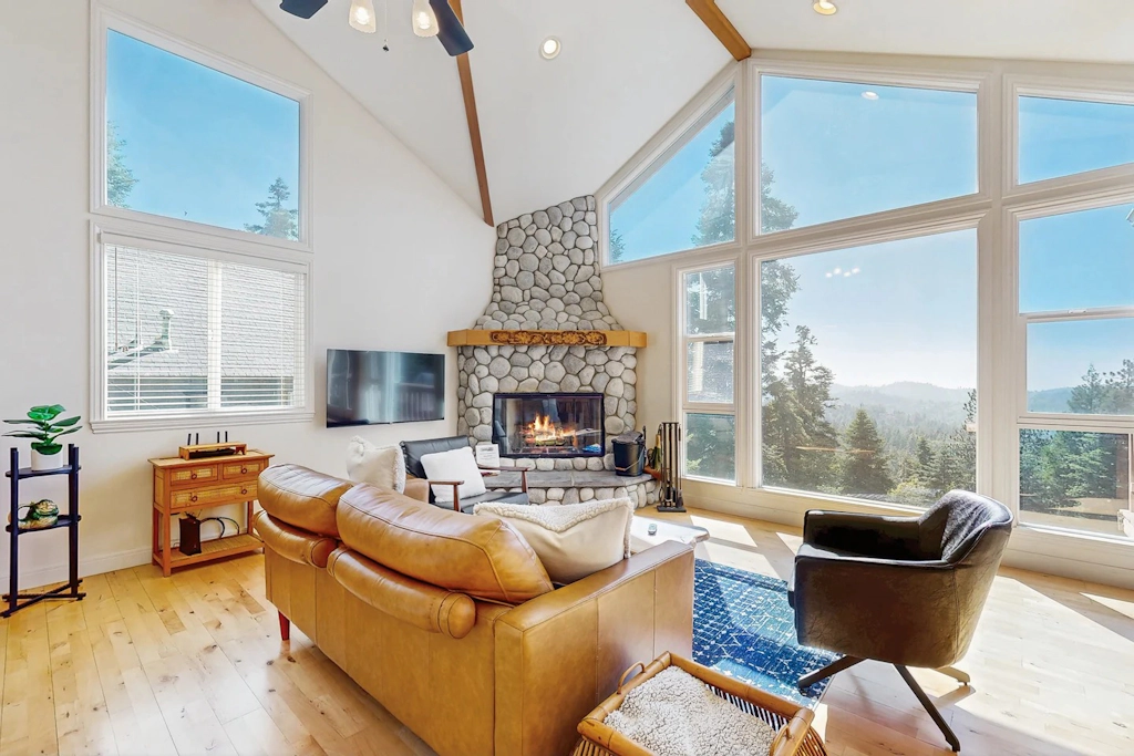 Pinetree Palace