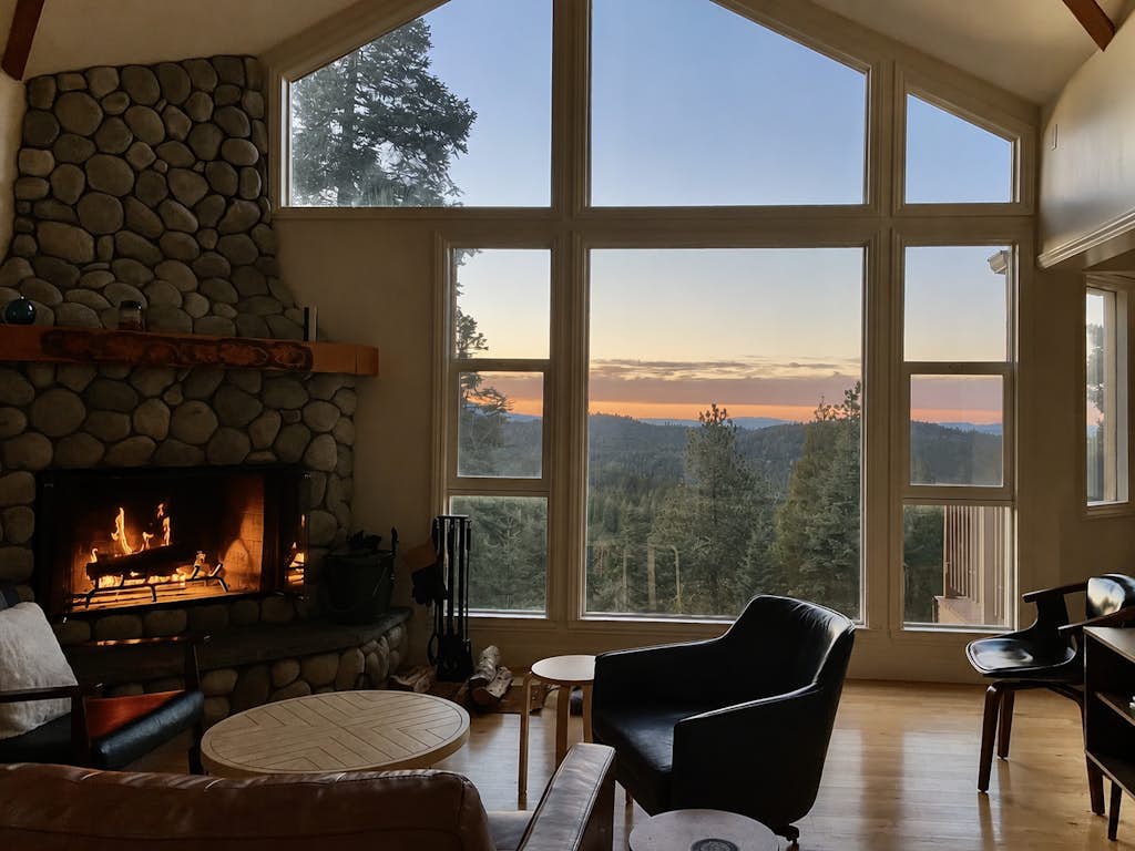 Pinetree Palace | Mountain Retreat | Games | Treetop Views | Sleeps 6