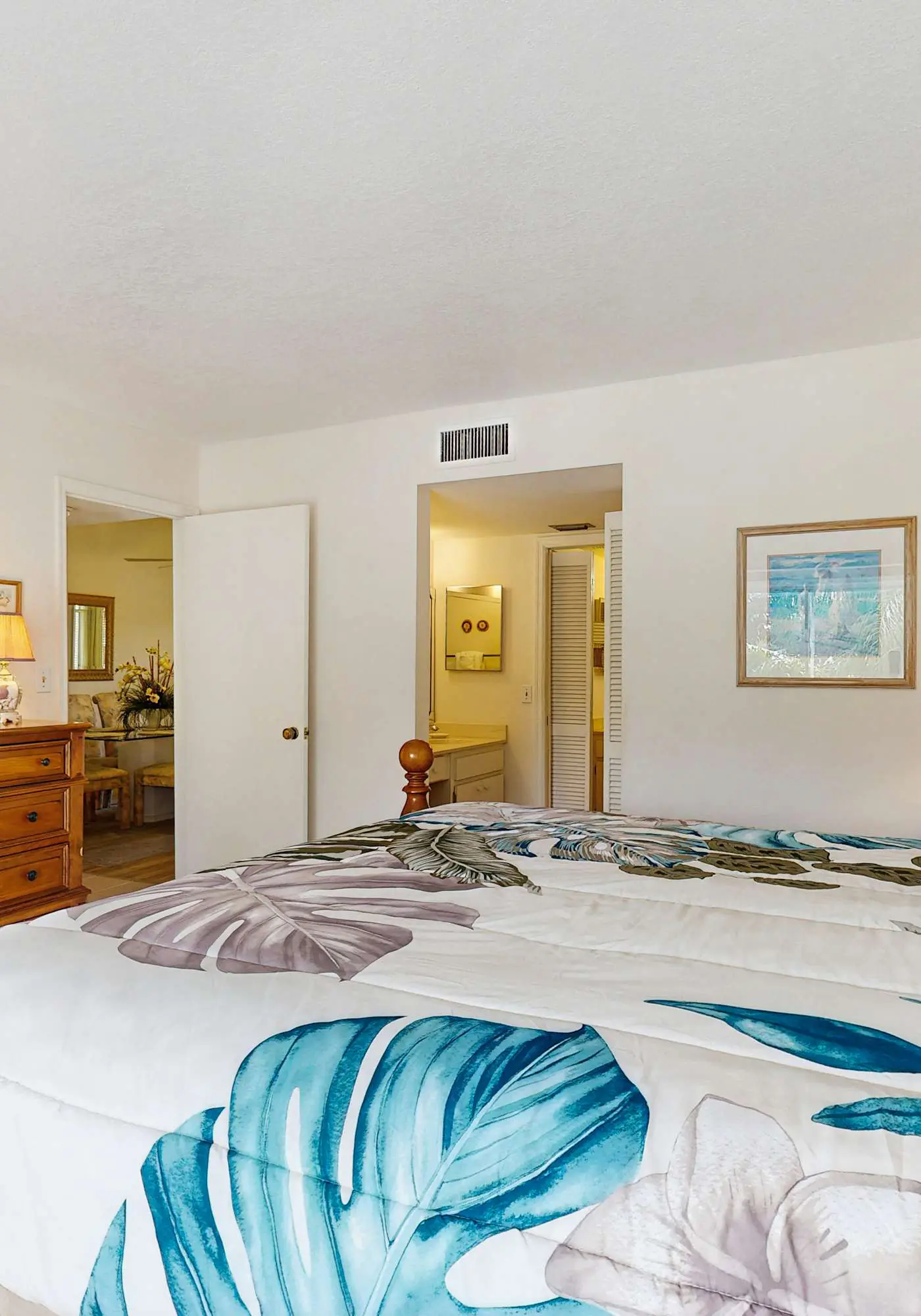 Venice Condo, Pool, Balcony & Beaches Nearby!