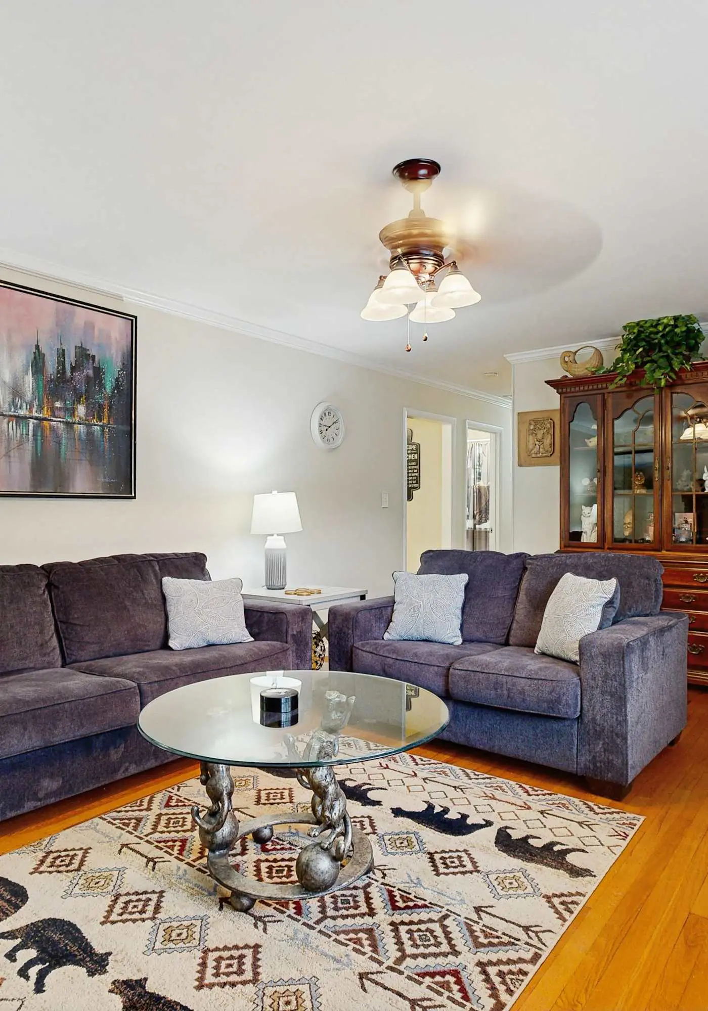 Cozy dog-friendly, house, fenced backyard, outdoor seating, deck, central air, w/d, wifi